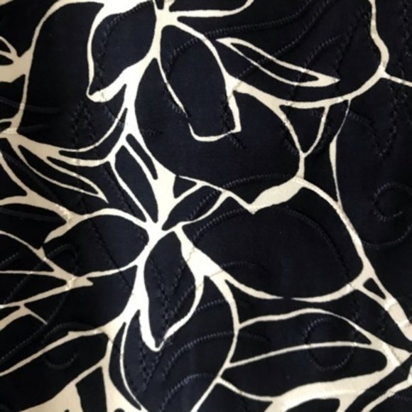 NEW Navy Floral Jacquard Shell JM Collection Plus - Picture 3 of 9